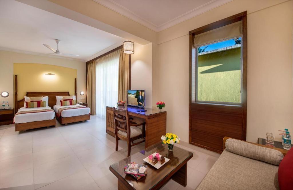 Sea Breeze Max Resort & Spa Madgaon Exterior photo