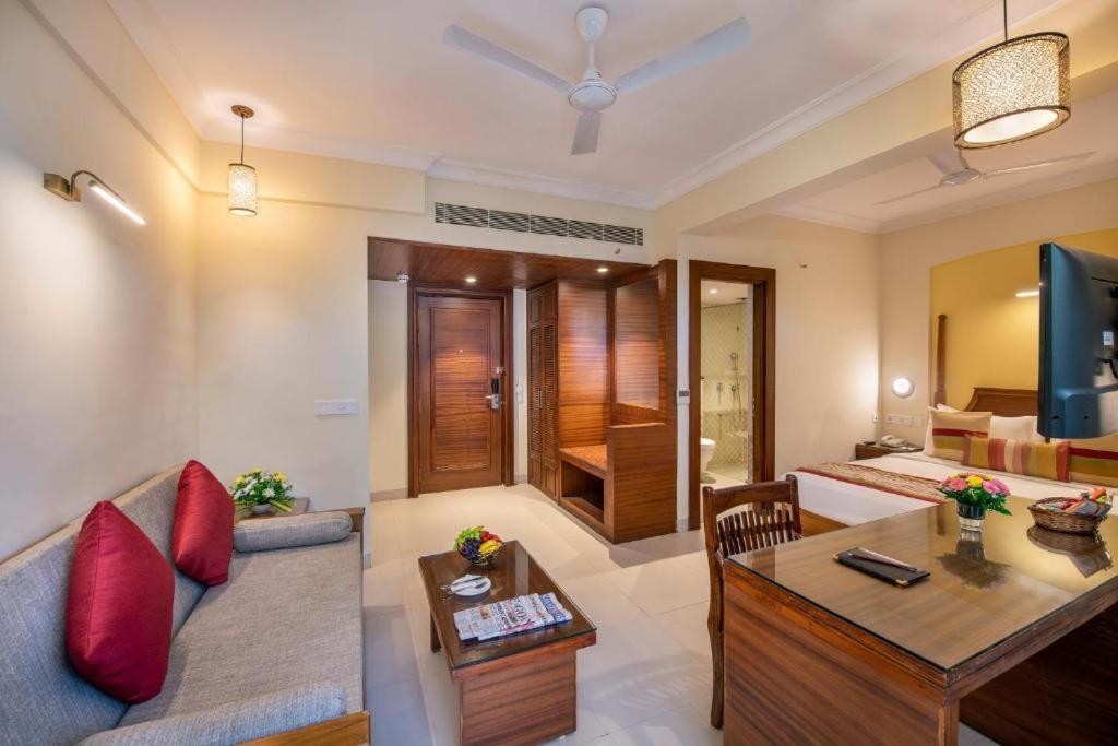 Sea Breeze Max Resort & Spa Madgaon Exterior photo
